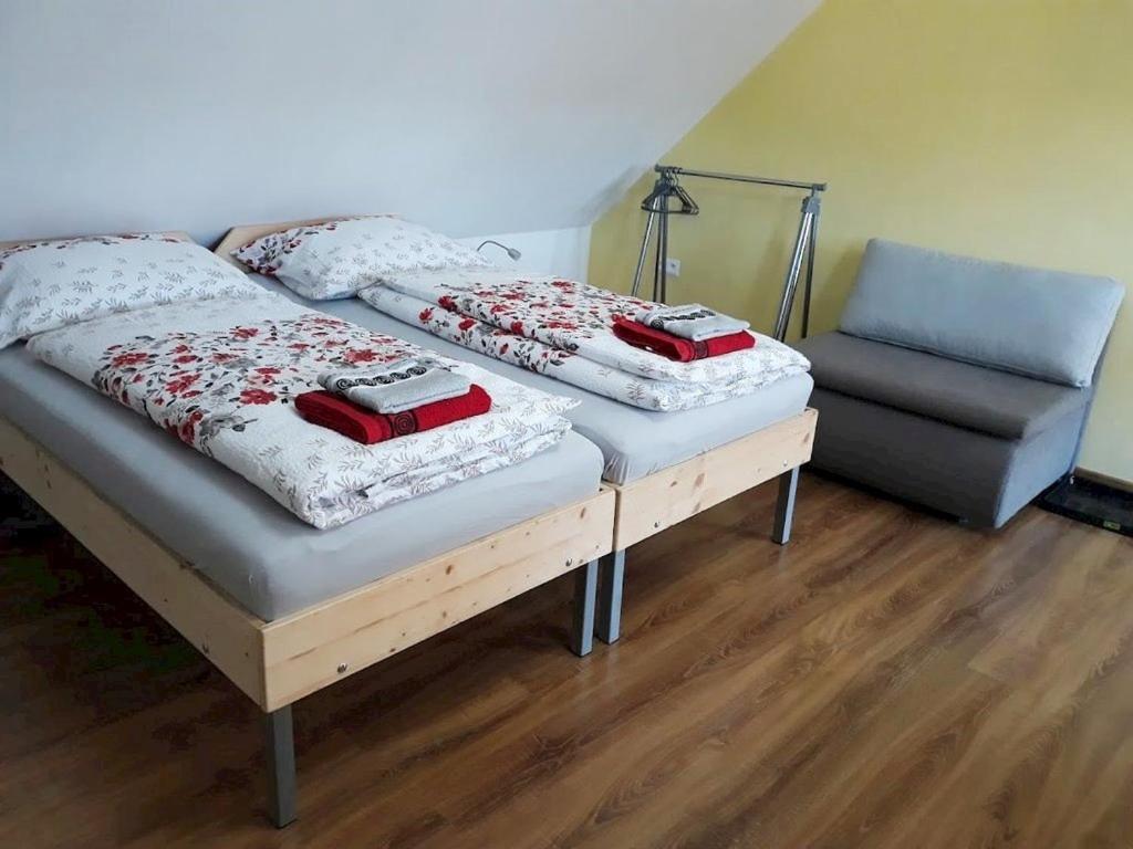 Zemianska Kuria Vachtar Penzión pre hostí